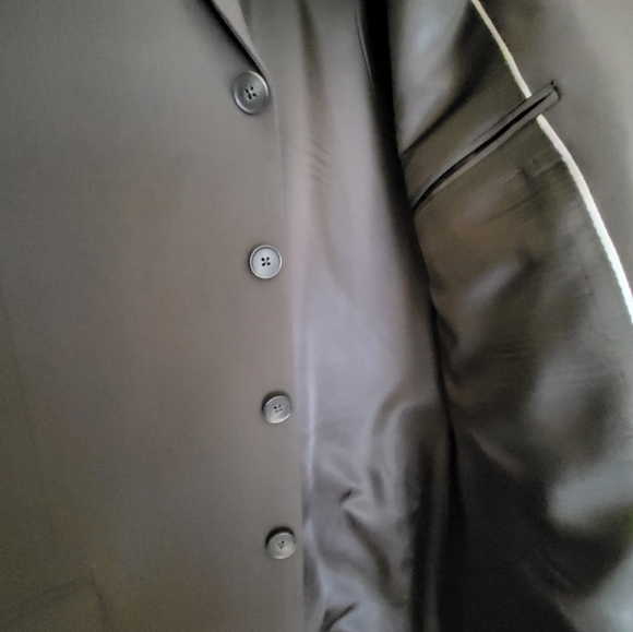 Almost New Men's Suit - 40 - Picture 12 of 14